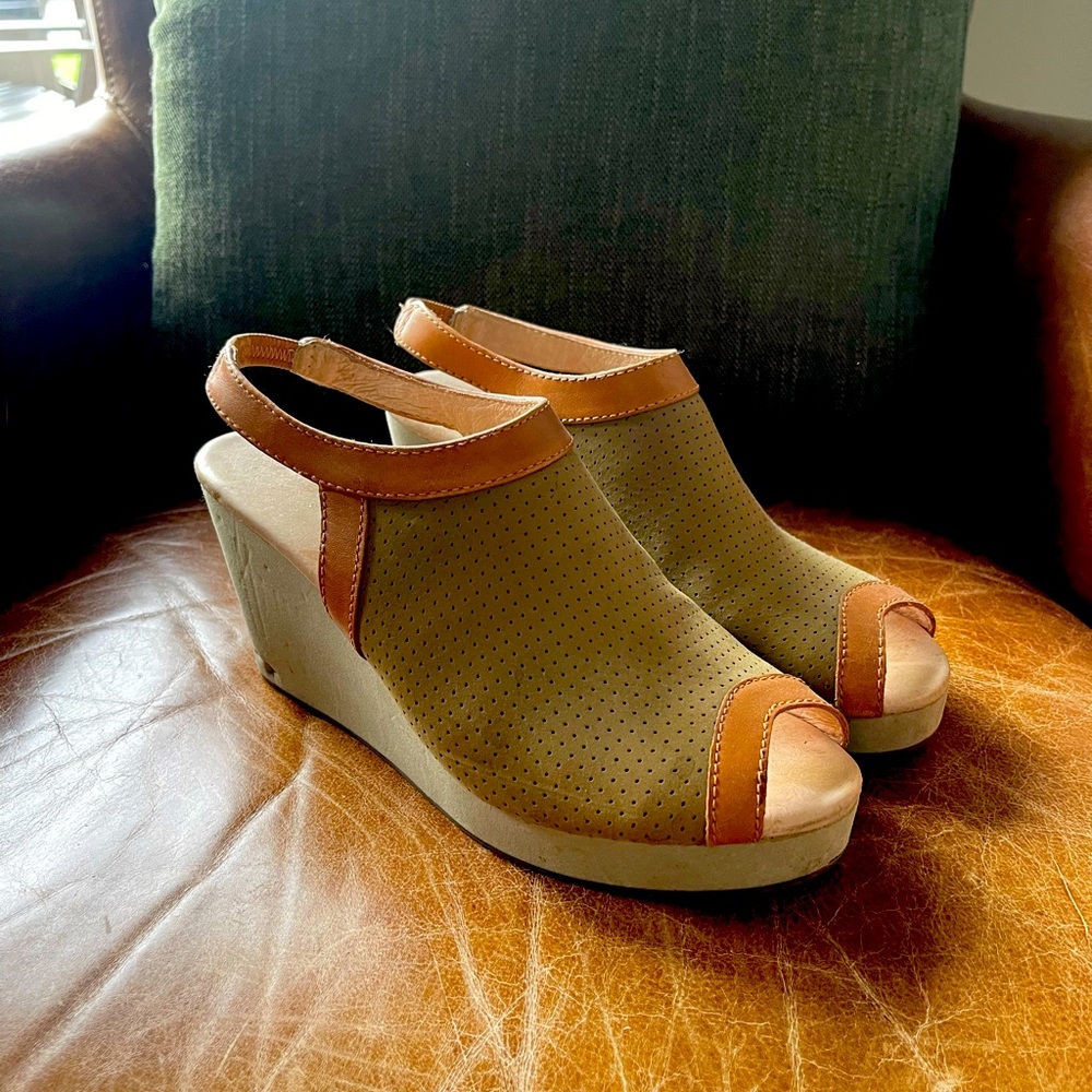 Sandles barely worn like new